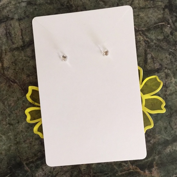 Smile Flower Earrings NWOT ☀️ - Picture 2 of 3